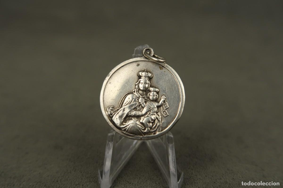 Antig&uuml;edades: Antigua Medalla Religiosa de Plata - Foto 1