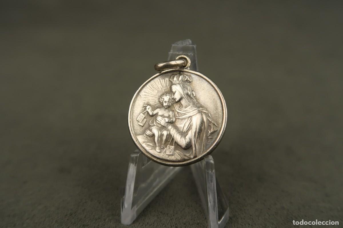 Antig&uuml;edades: Antigua Medalla Religiosa de Plata - Foto 1