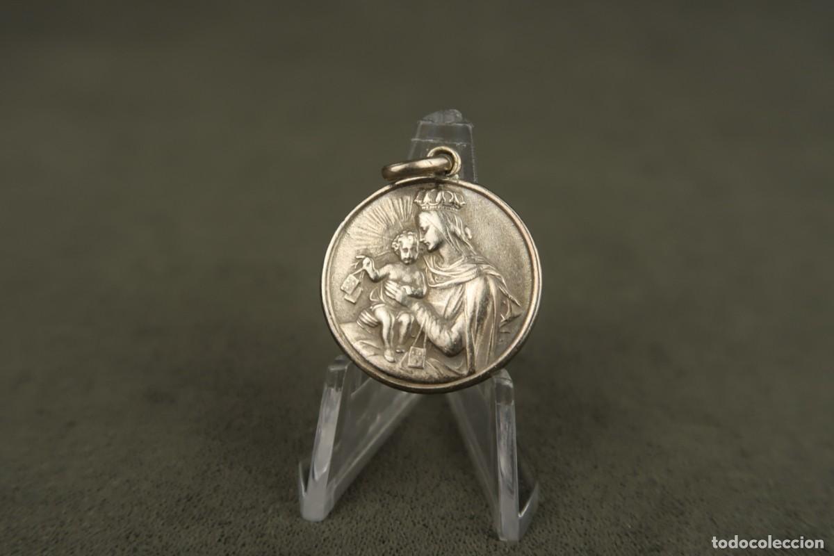 Antig&uuml;edades: Antigua Medalla Religiosa de Plata - Foto 2