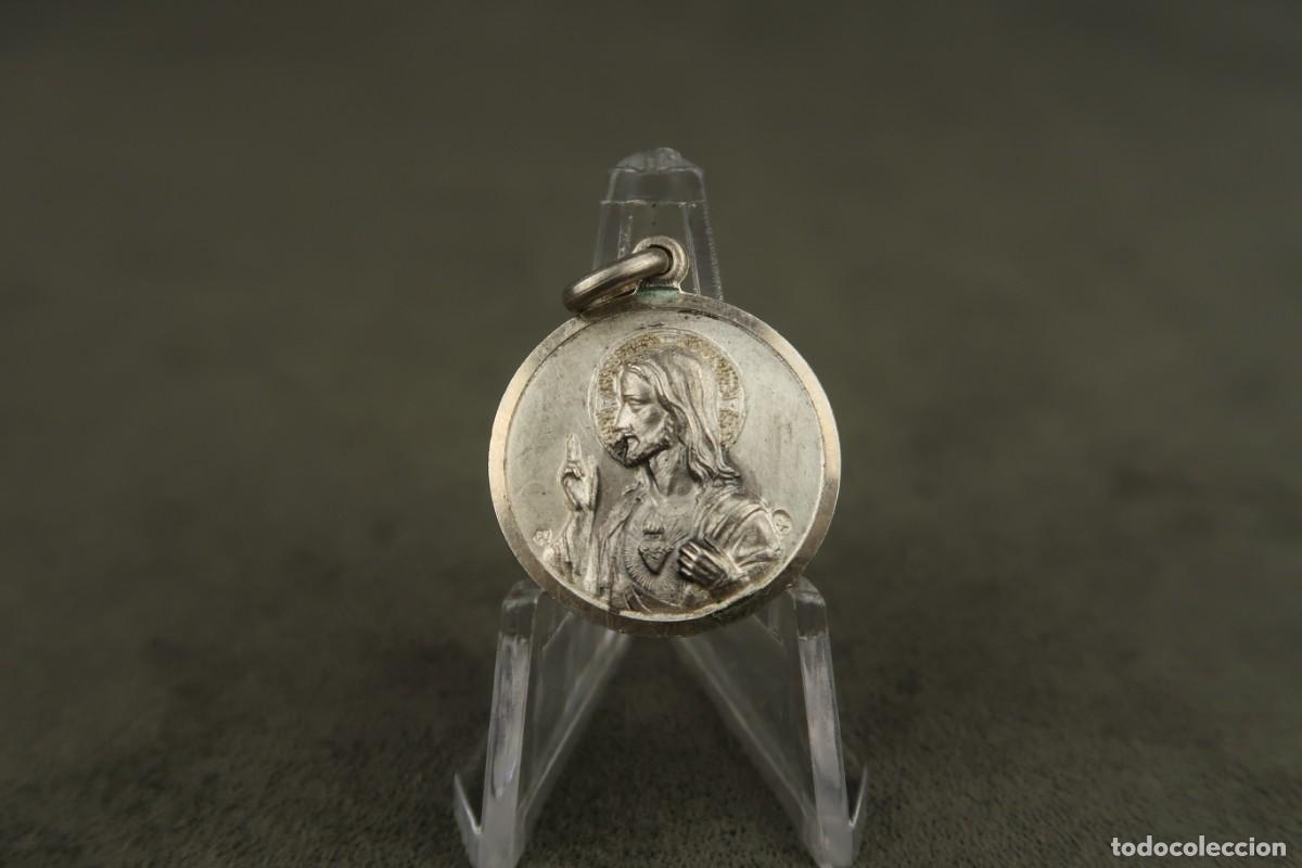 Antig&uuml;edades: Antigua Medalla Religiosa de Plata - Foto 2