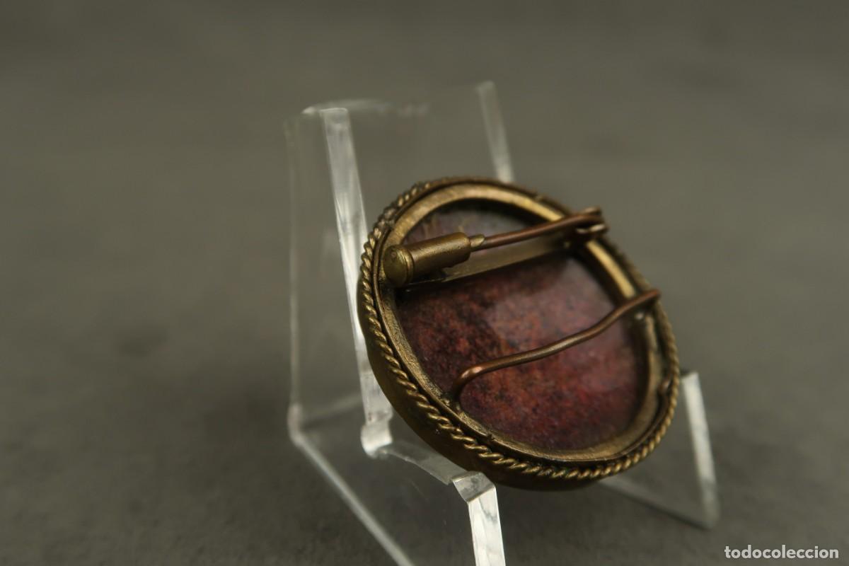 Antig&uuml;edades: Antiguo Broche Religioso con Esmaltes - Foto 9