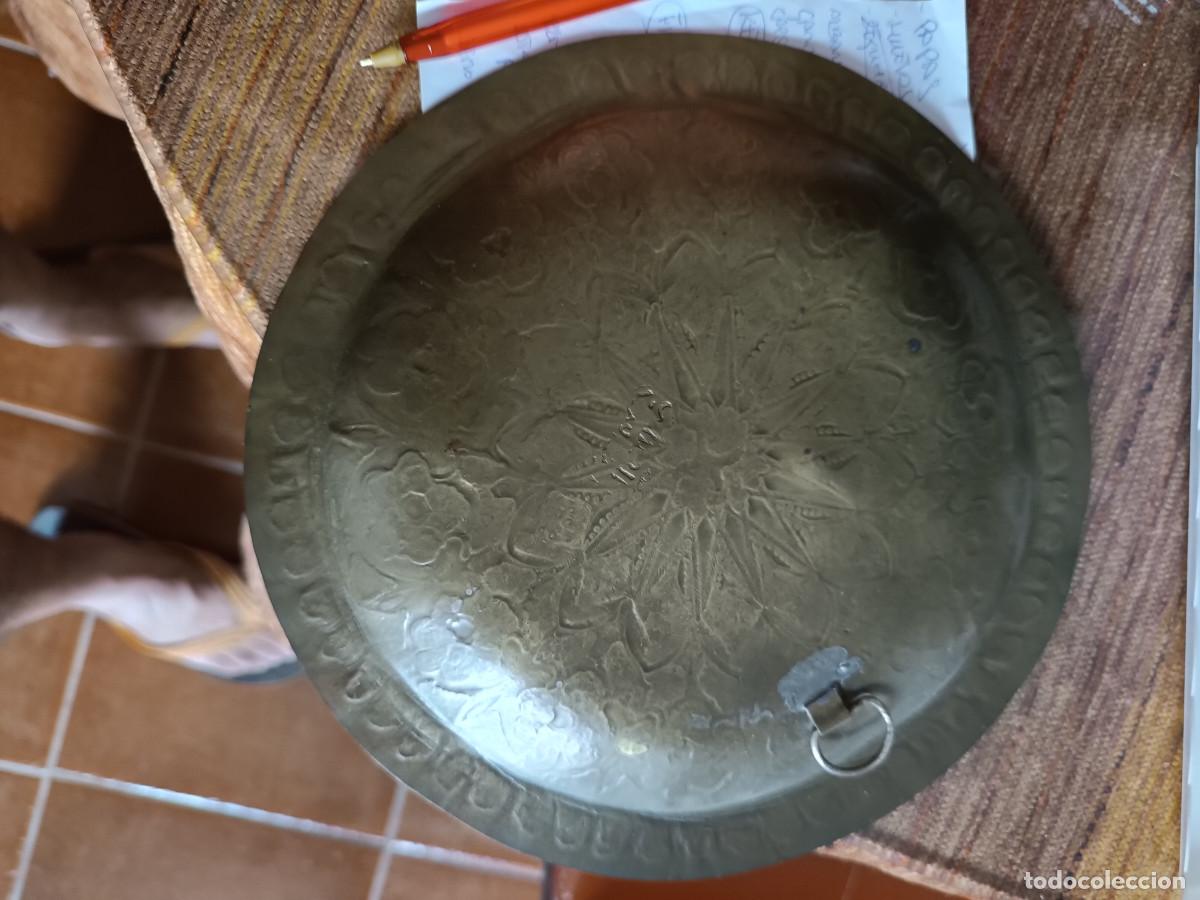 Antig&uuml;edades: PLATO ESTILO ARABESCO EN METAL - Foto 1