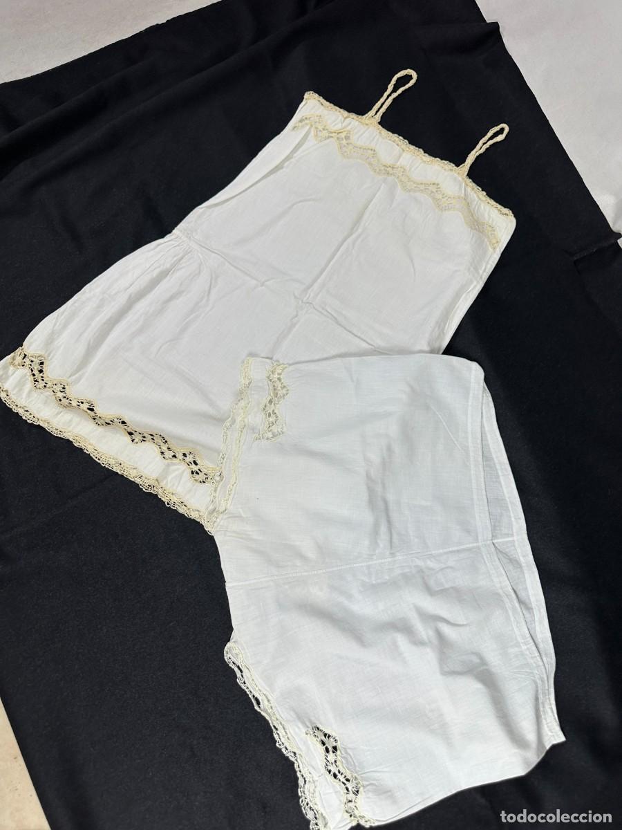 Antig&uuml;edades: Lote de camisola y bragas - Foto 2