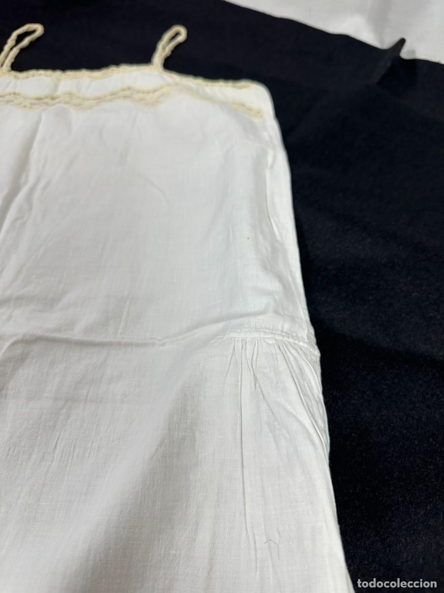 Antig&uuml;edades: Lote de camisola y bragas - Foto 9