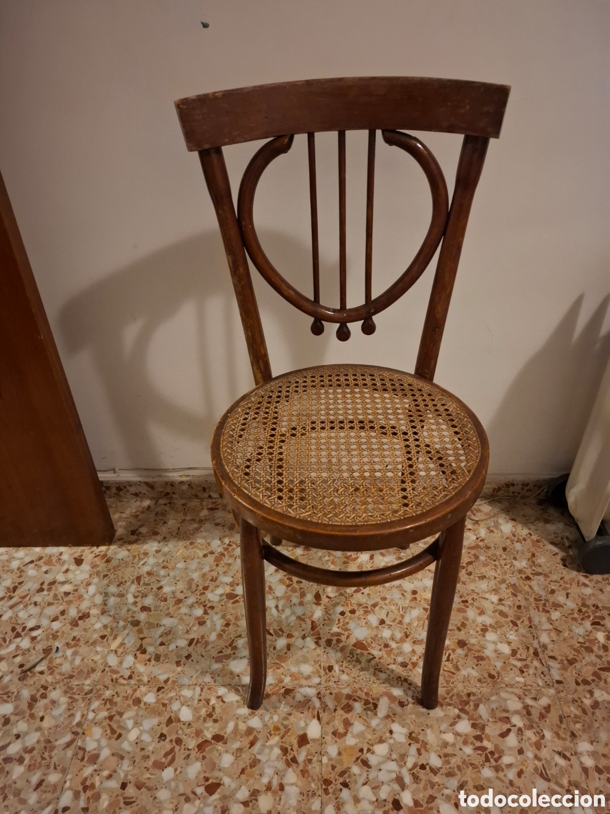 Antig&uuml;edades: 4 sillas antiguas iguales - Foto 2