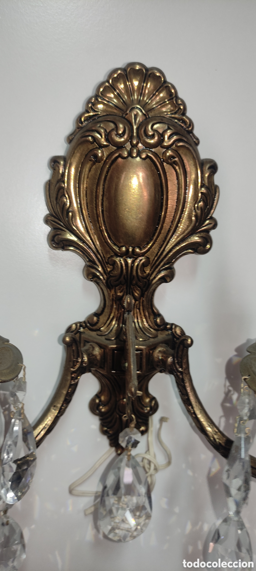 Antig&uuml;edades: Aplique de dos brazos de bronce - Foto 2