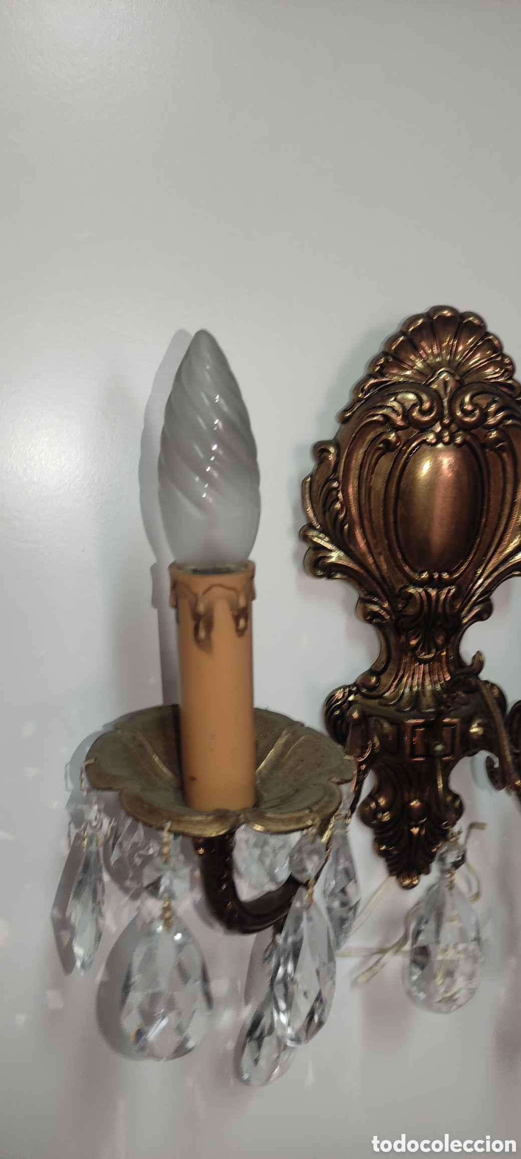 Antig&uuml;edades: Aplique de dos brazos de bronce - Foto 4