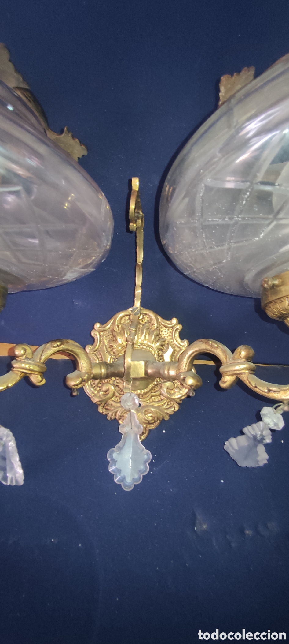 Antig&uuml;edades: Antiguo aplique de bronce con tulipas - Foto 3