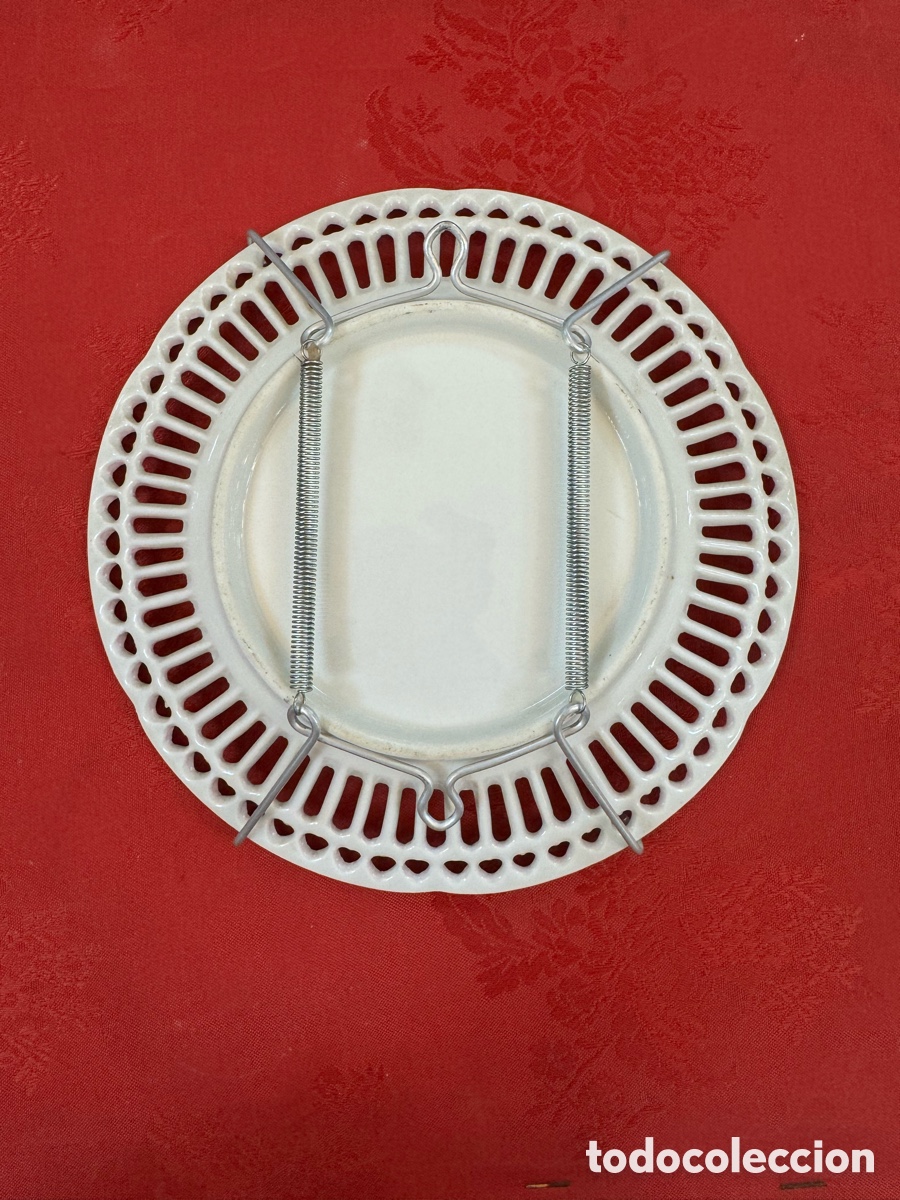 Antig&uuml;edades: PLATO DE PORCELANA CALADA - Foto 2
