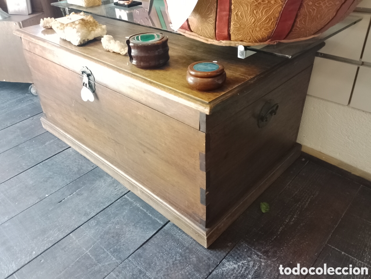 Antig&uuml;edades: 2 Ba&uacute;les antiguos de madera maciza - Foto 3