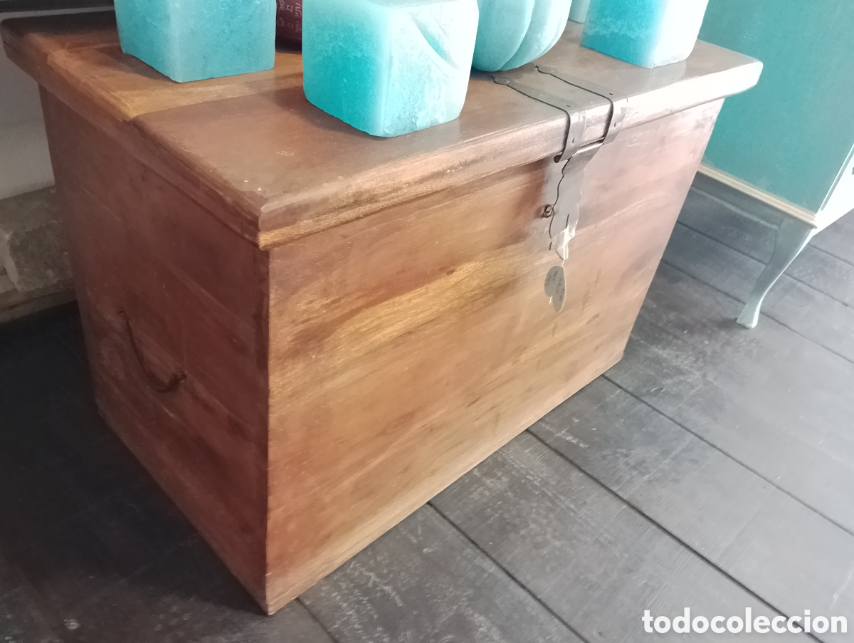 Antig&uuml;edades: 2 Ba&uacute;les antiguos de madera maciza - Foto 4