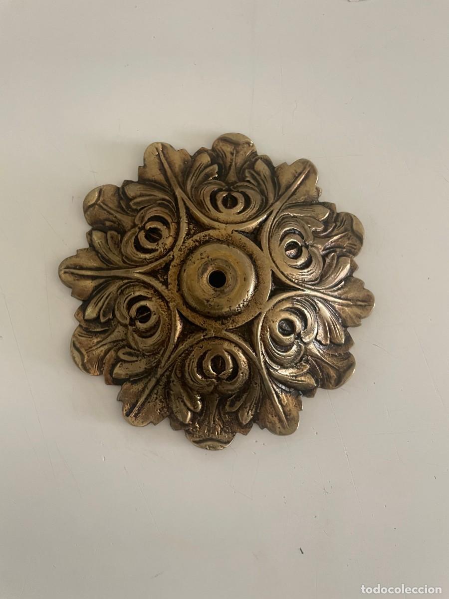 Antig&uuml;edades: Flor&oacute;n de bronce para l&aacute;mpara - Foto 1
