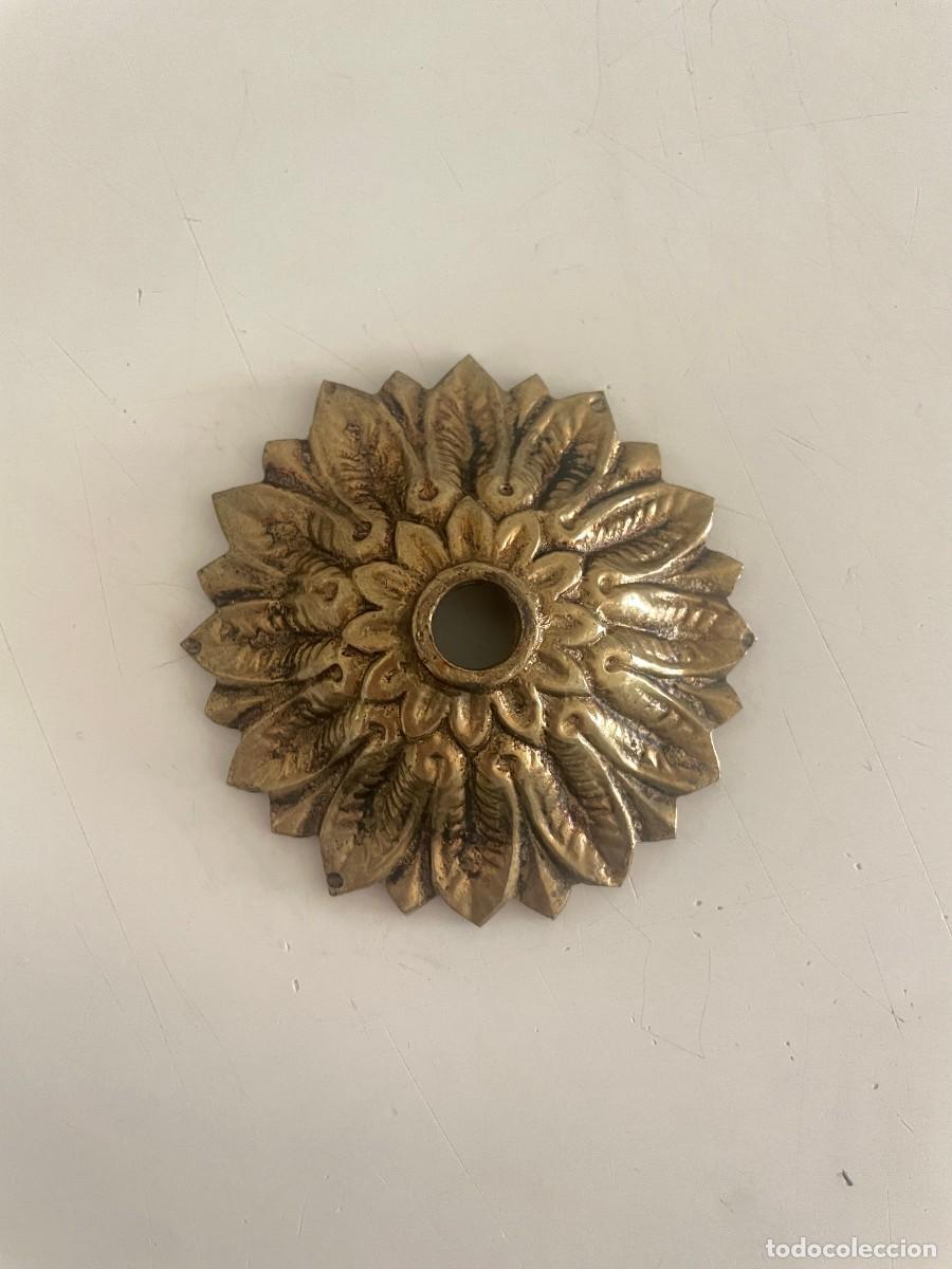 Antig&uuml;edades: Flor&oacute;n de bronce para l&aacute;mpara - Foto 1
