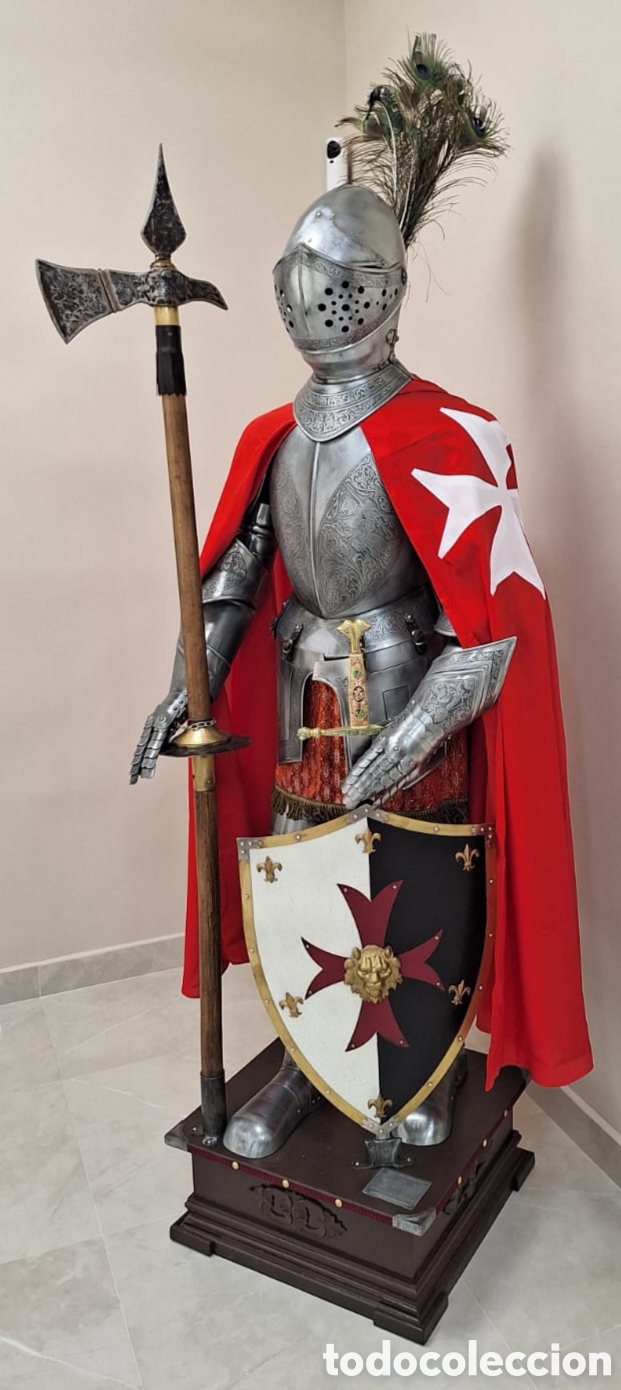 Antig&uuml;edades: Armadura completa con Alabarda ,espada y capa - Foto 1
