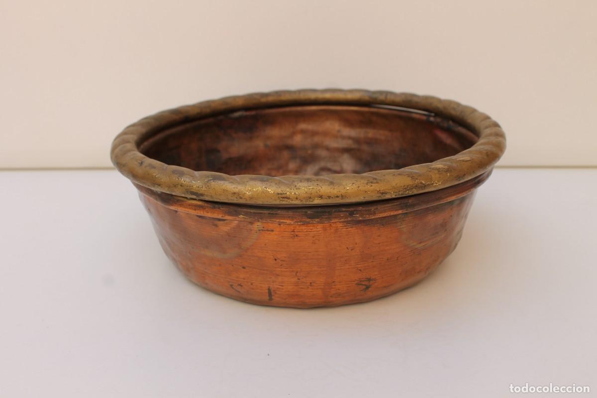 Antig&uuml;edades: MACETERO CUENCO DE COBRE Y LATON. - Foto 1