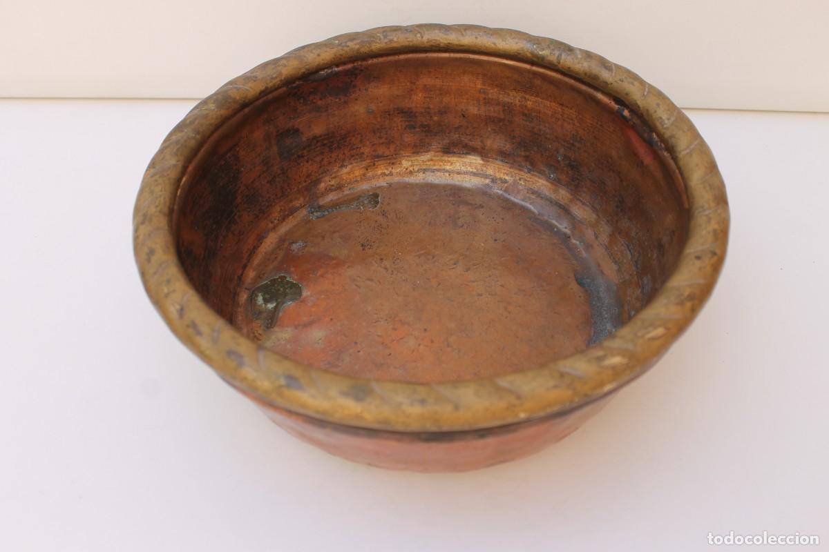 Antig&uuml;edades: MACETERO CUENCO DE COBRE Y LATON. - Foto 2