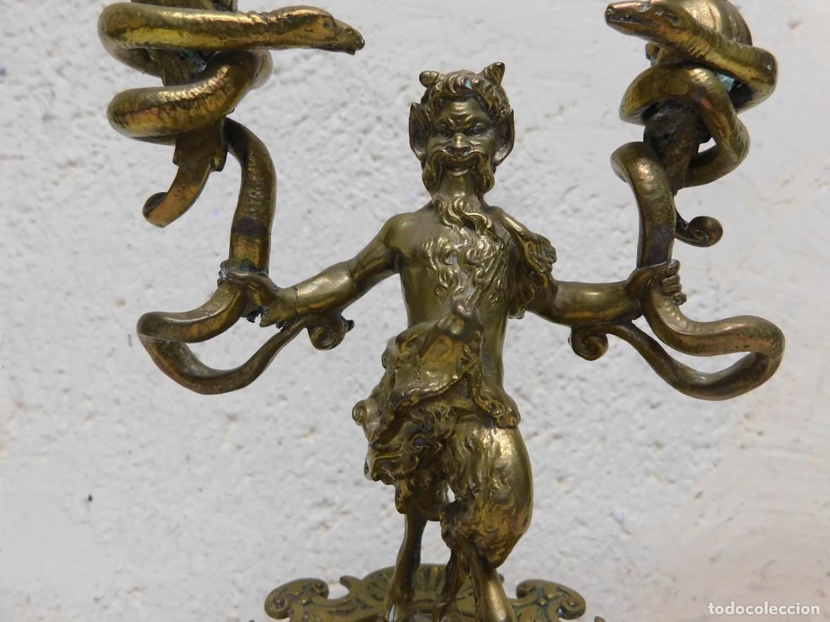 Antig&uuml;edades: PAREJA DE CANDELABROS DE BRONCE - Foto 5