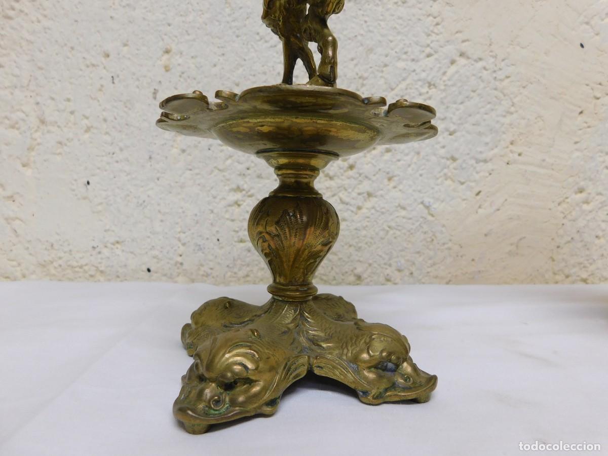 Antig&uuml;edades: PAREJA DE CANDELABROS DE BRONCE - Foto 7