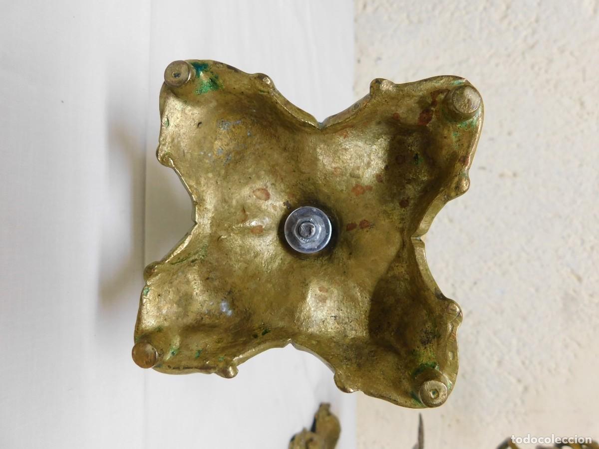 Antig&uuml;edades: PAREJA DE CANDELABROS DE BRONCE - Foto 19