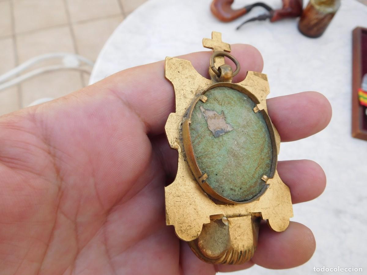 Antig&uuml;edades: Benditera antigua con esmalte - Foto 9