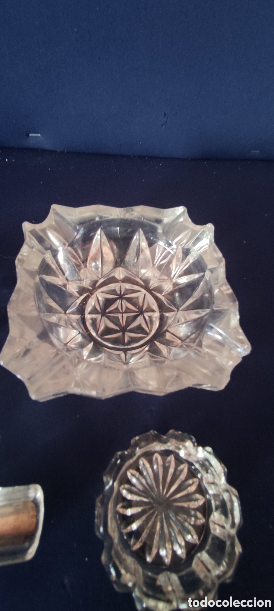 Antig&uuml;edades: Conjunto de ceniceros de cristal - Foto 3