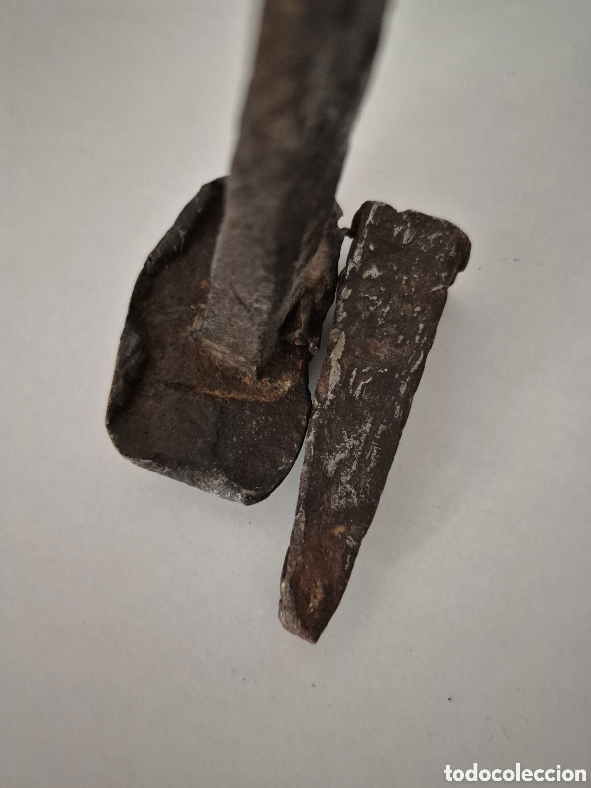 Antig&uuml;edades: Dos elements de ferro rustics - Foto 3