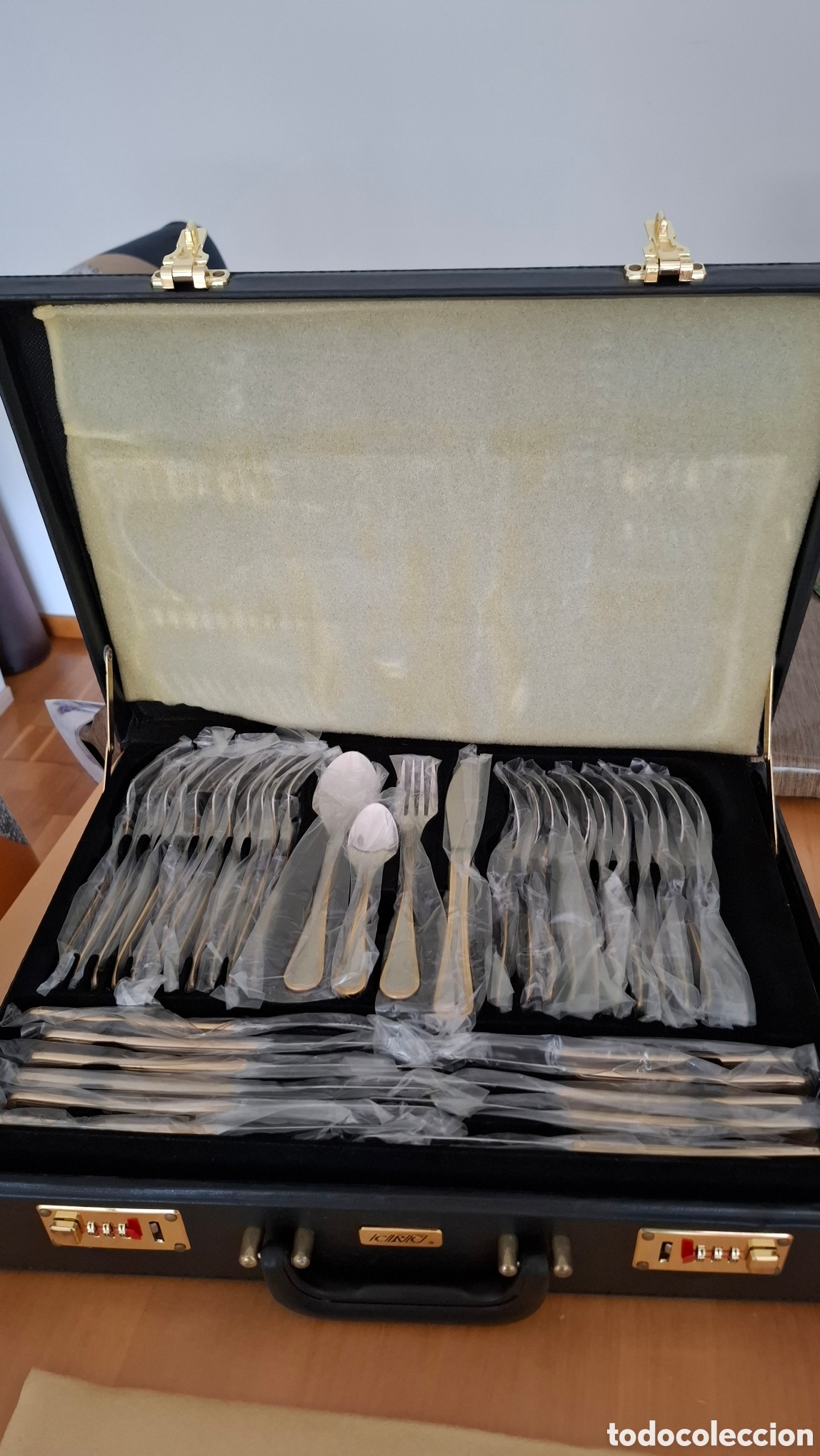 Antig&uuml;edades: CUBERTER&Iacute;A PLATA Y ORO CRC - Foto 1