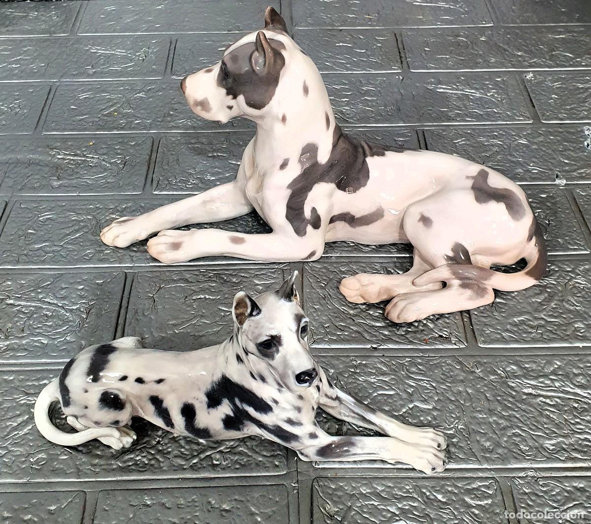 Antiquit&eacute;s: Pareja de perros Gran Dan&eacute;s en porcelana con sello