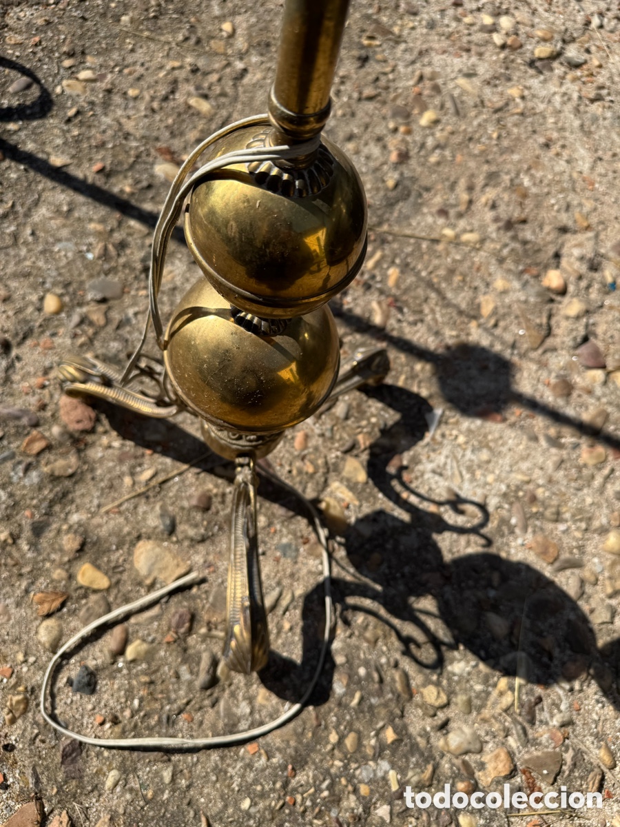 Antig&uuml;edades: L&aacute;mpara de pie en bronce - Foto 6