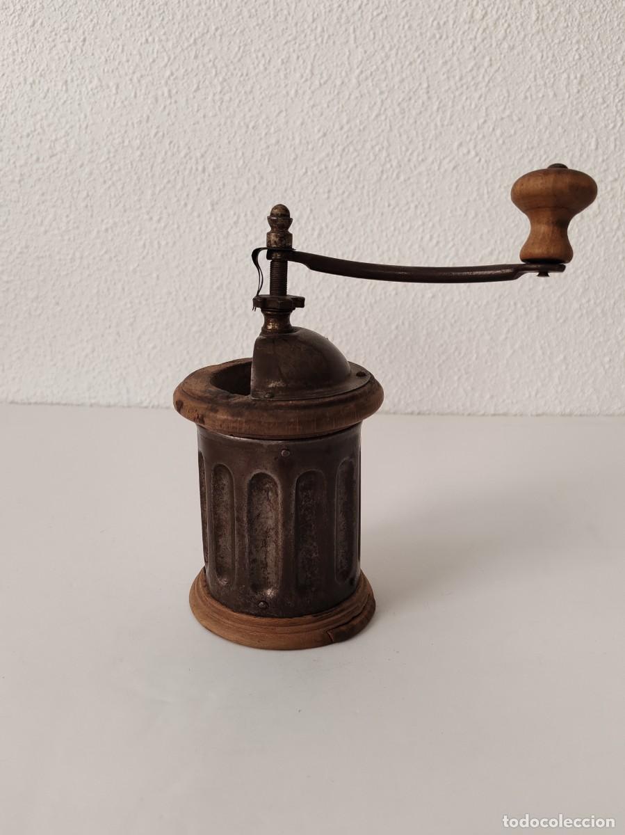 ANTIGUO MOLINILLO DE CAF&Eacute; REDONDO DE BARCO