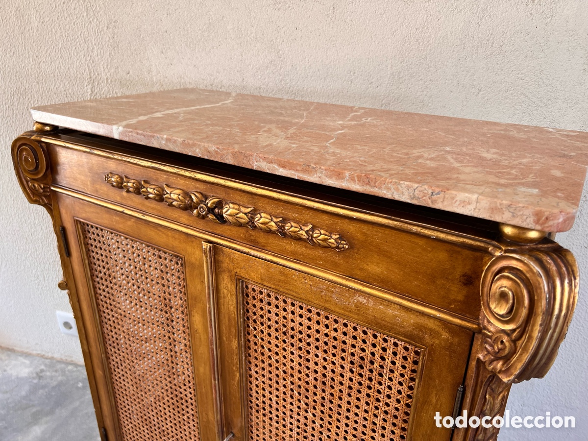 Antig&uuml;edades: Aparador tallado de madera sobredorada - Foto 2