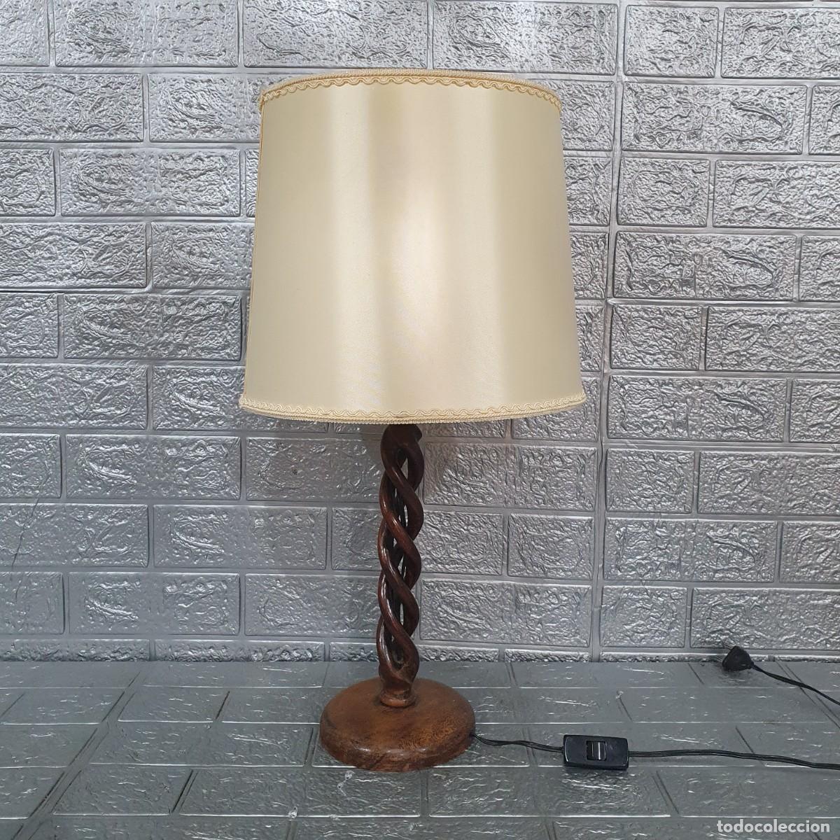 Antig&uuml;edades: Lampara de sobremesa madera calada - Foto 1