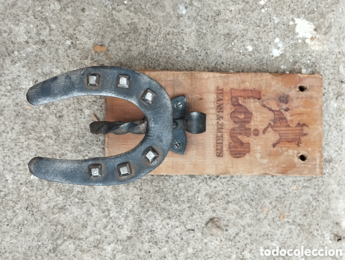 Antig&uuml;edades: Percha de pared , tejanos Lois - Foto 11