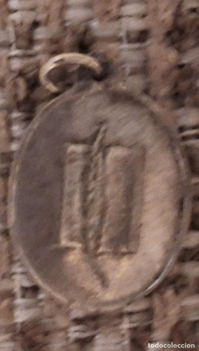 Antig&uuml;edades: Medalla ovalada antigua de Santa In&eacute;s, de Plata - Foto 2