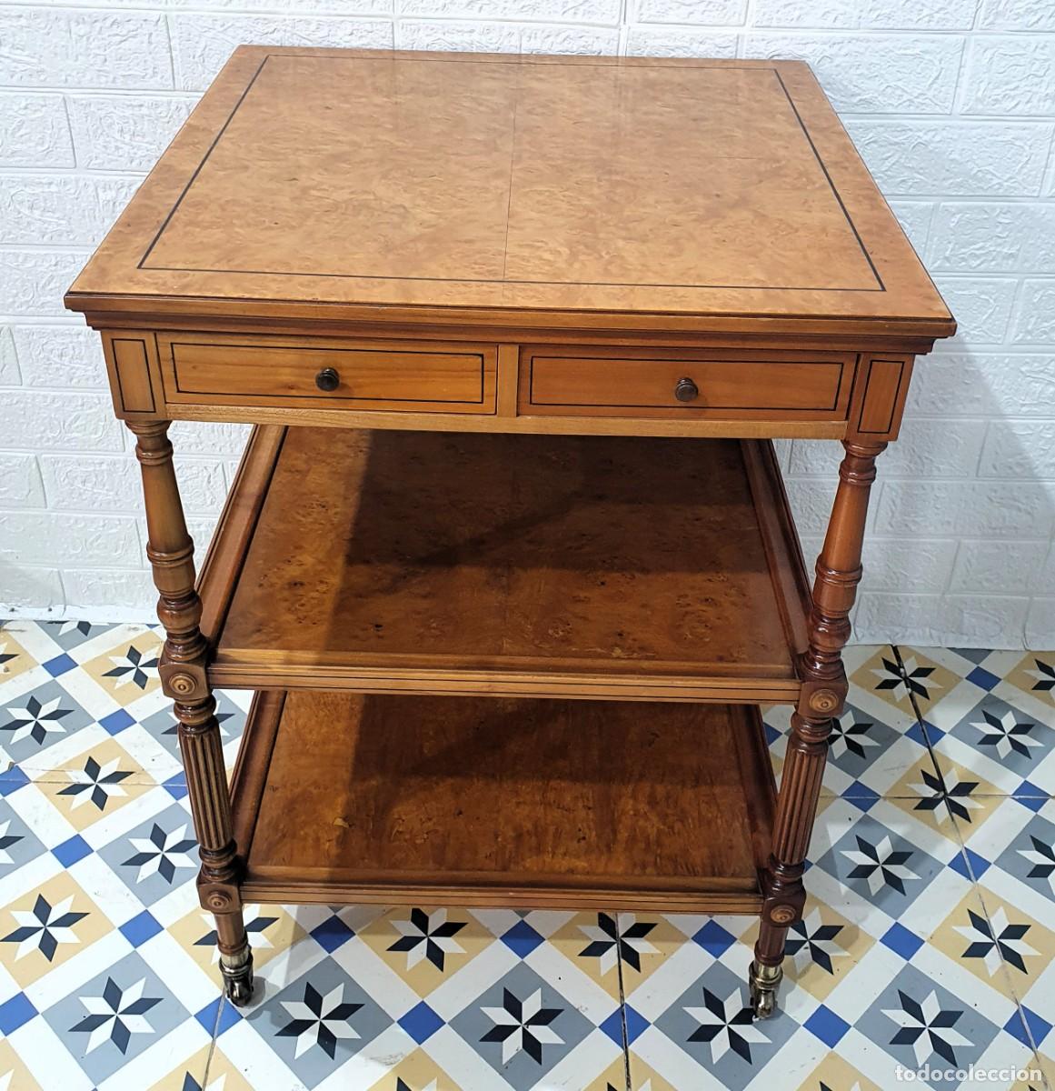 Antig&uuml;edades: Mesa auxiliar con ruedas - Foto 2