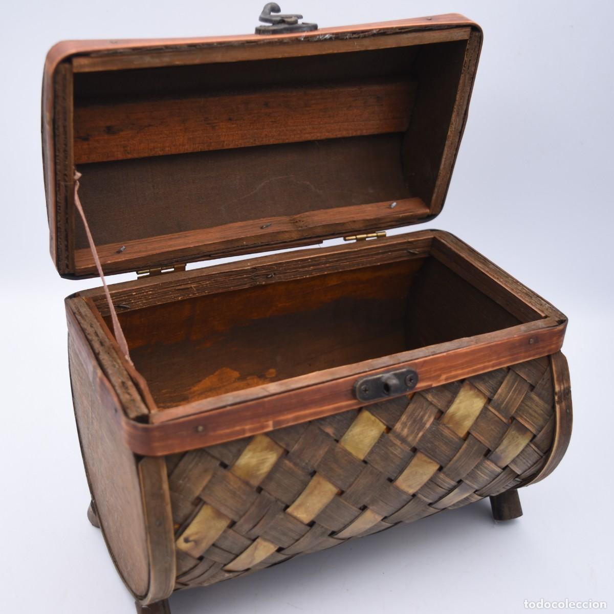 Antig&uuml;edades: Caja / cofre de madera y lat&oacute;n - Foto 4