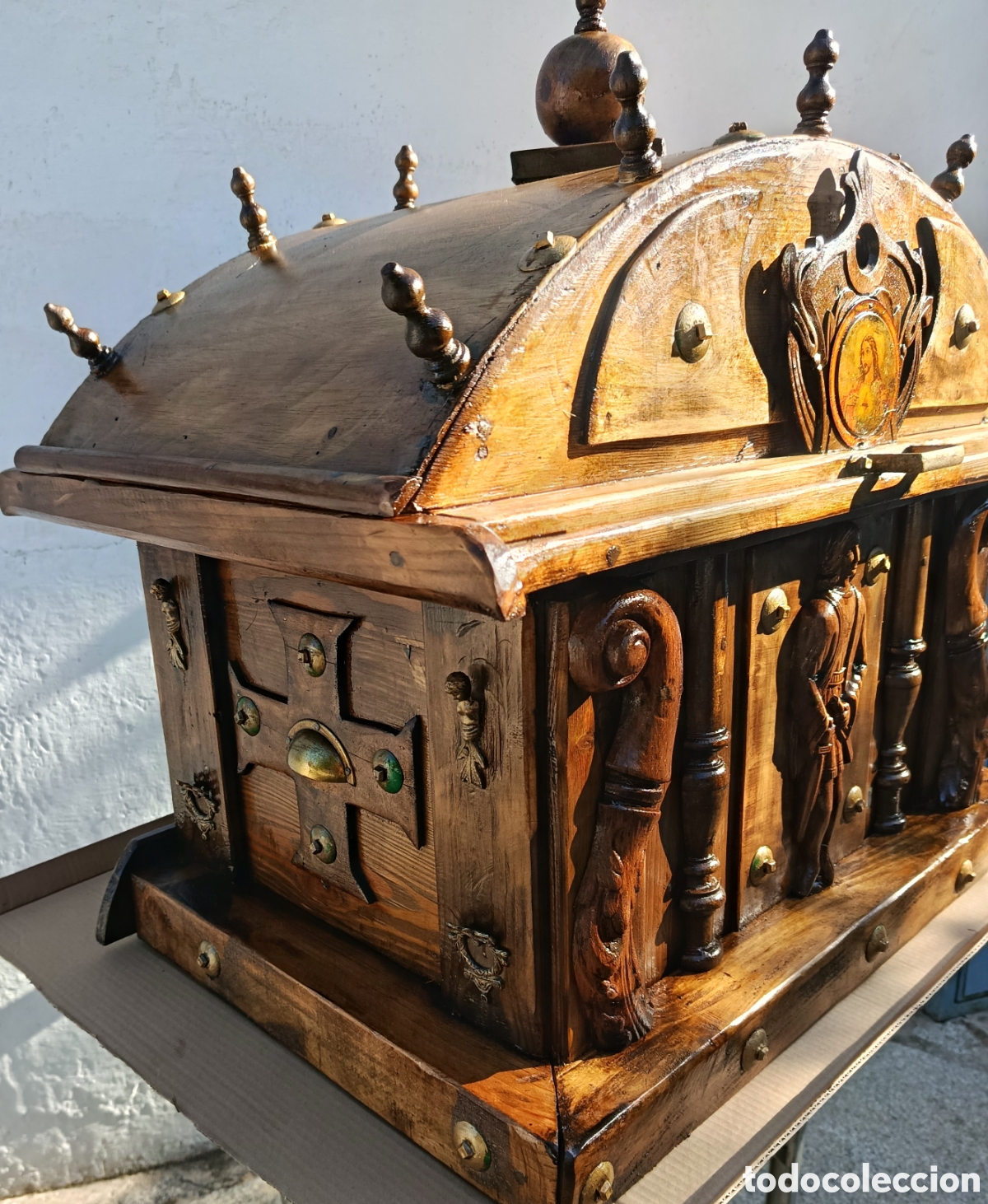 Antig&uuml;edades: Cofre de madera redondo - Foto 6