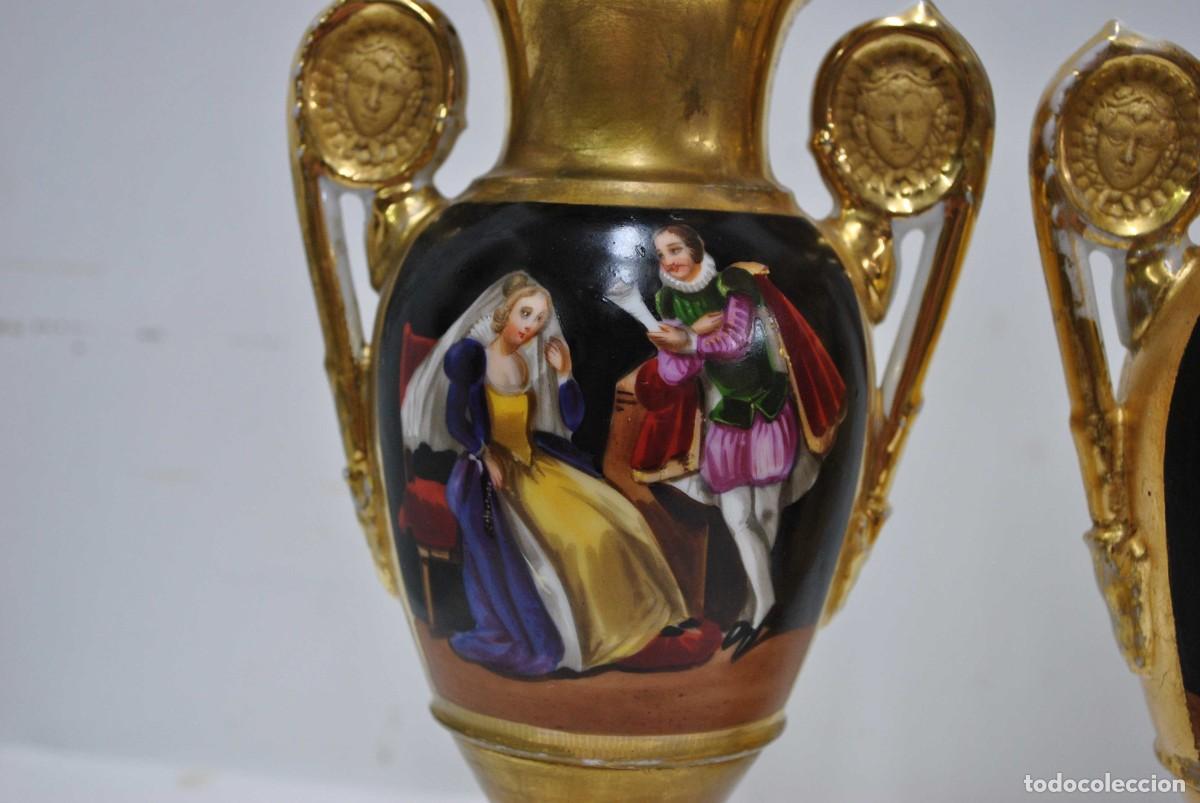 Antig&uuml;edades: PAREJA DE COPAS O JARRONES CON ESCENAS CORTESANAS - Foto 4