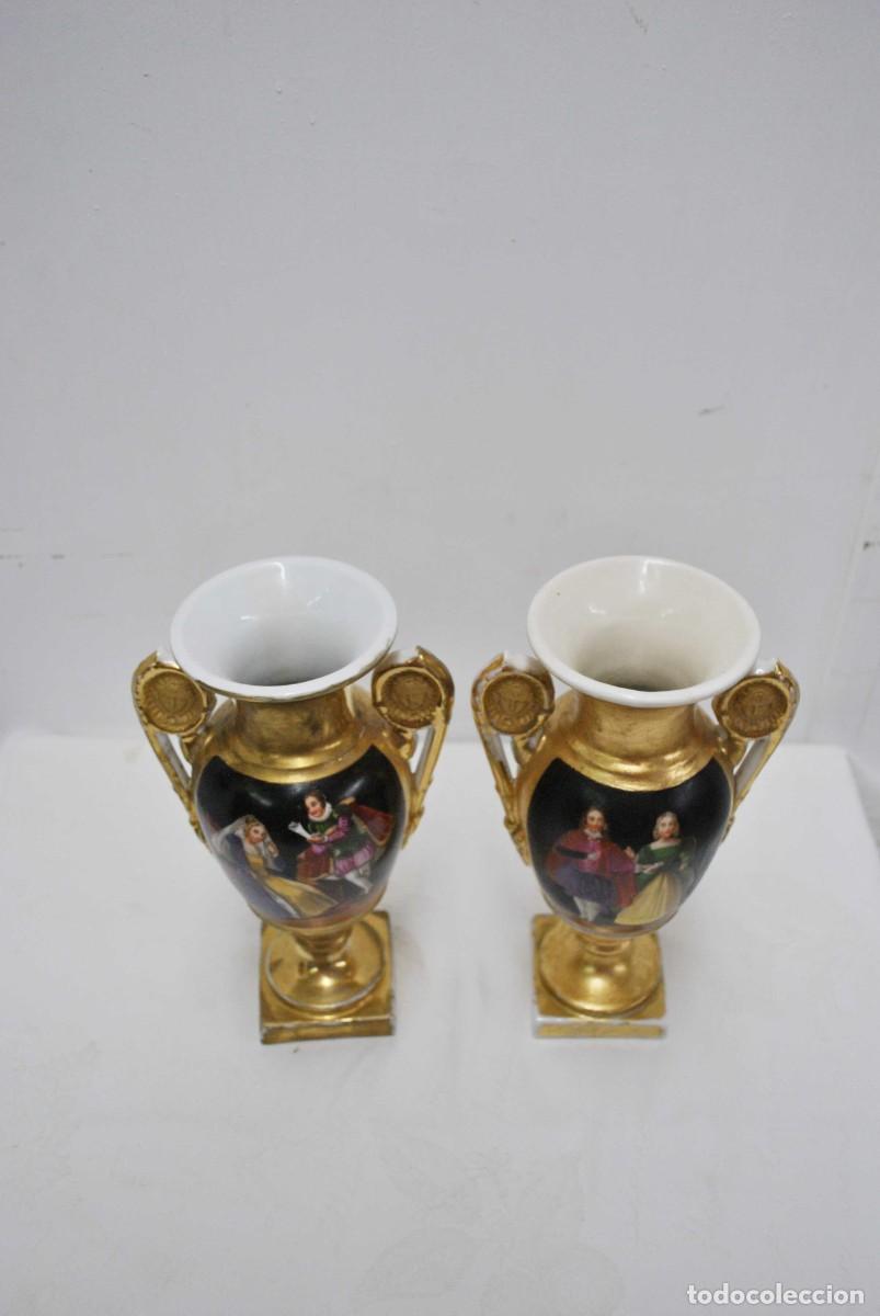 Antig&uuml;edades: PAREJA DE COPAS O JARRONES CON ESCENAS CORTESANAS - Foto 5
