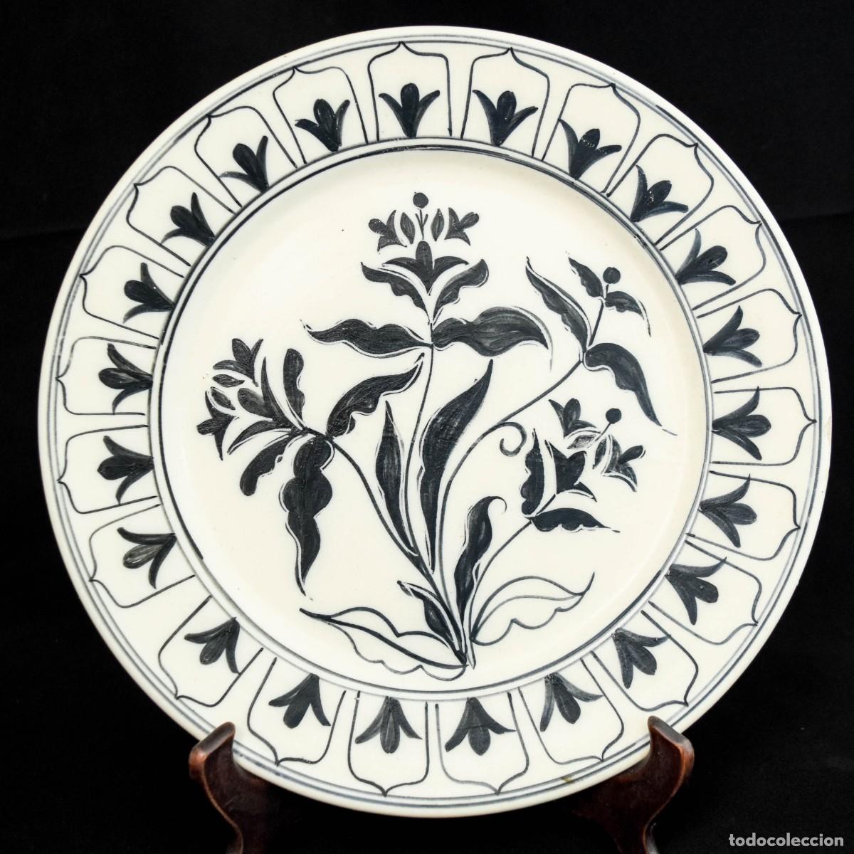 Antig&uuml;edades: Plato de porcelana de Mallorca - Foto 2