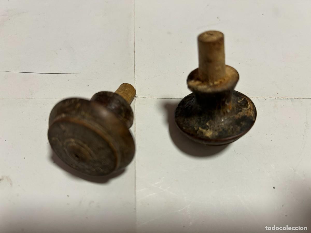 Antig&uuml;edades: pomos de madera antiguos de cajon - Foto 4