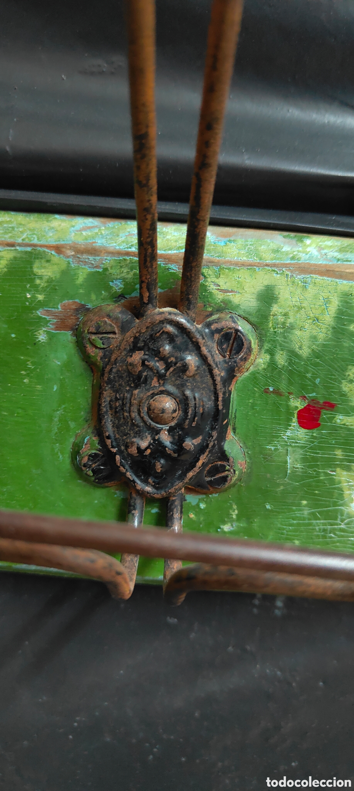 Antig&uuml;edades: Perchero antiguo de madera y metal - Foto 2