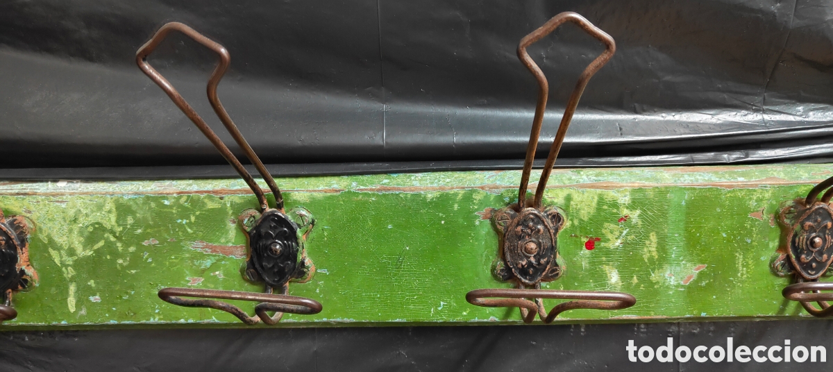 Antig&uuml;edades: Perchero antiguo de madera y metal - Foto 3