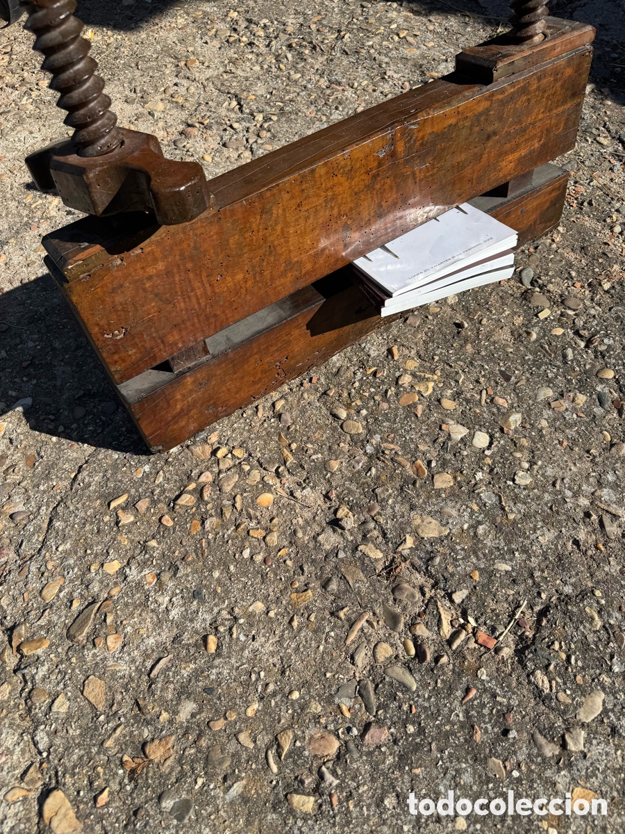 Antig&uuml;edades: Bonita prensa en madera - Foto 6