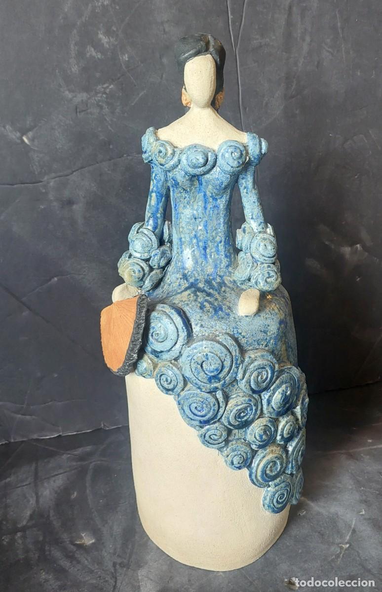 Antig&uuml;edades: Mujer con abanico Figura de cer&aacute;mica y gres - Foto 1