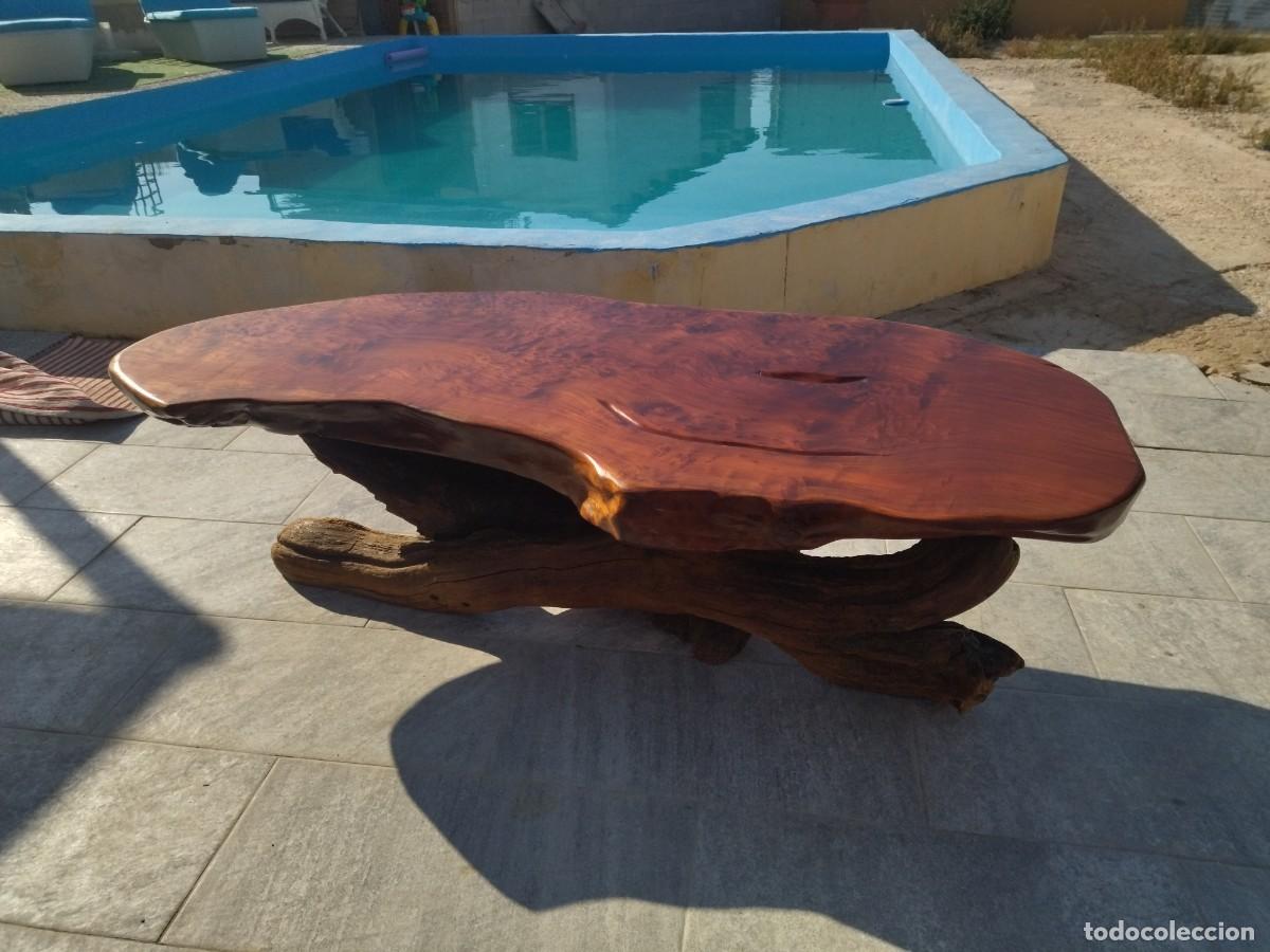 Antig&uuml;edades: Mesa de centro de madera de secuoya. Maciza. - Foto 1