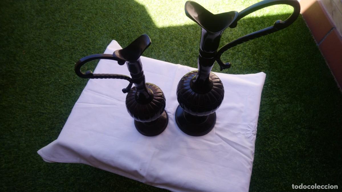 Antig&uuml;edades: 2 jarrones bronce patinado - Foto 1