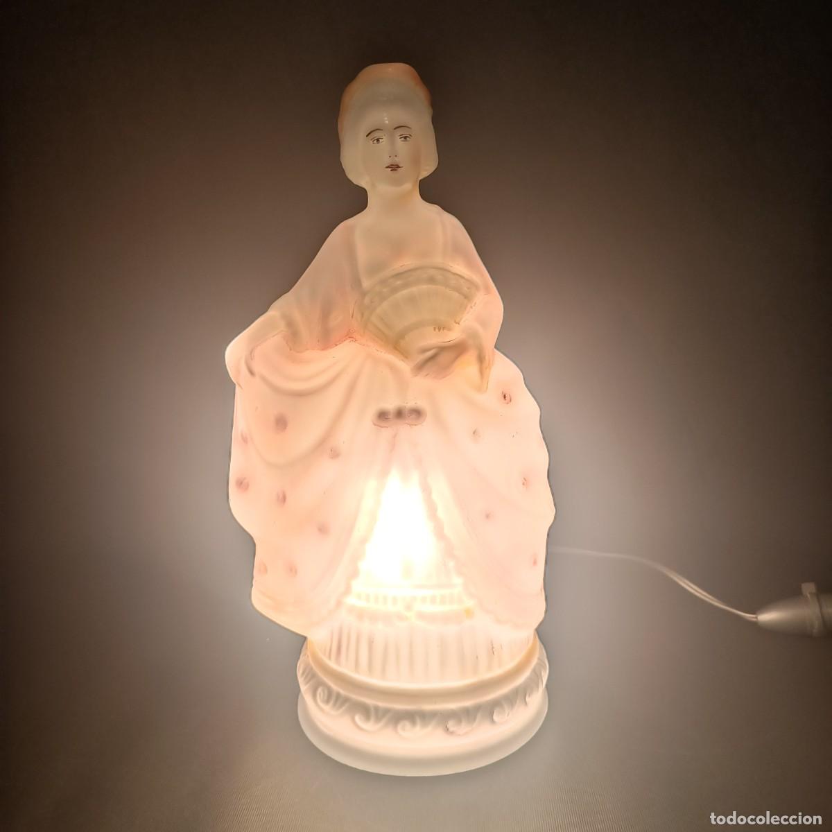 Antig&uuml;edades: ANTIGUA FIGURA- L&Aacute;MPARA EN OPALINA - Foto 2