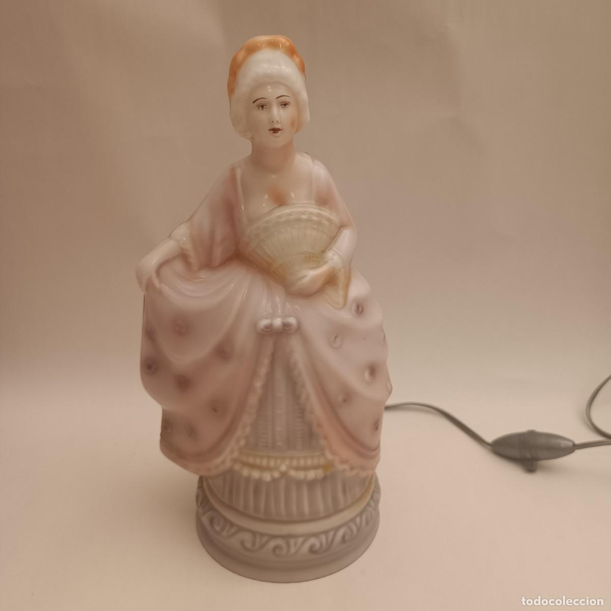 Antig&uuml;edades: ANTIGUA FIGURA- L&Aacute;MPARA EN OPALINA - Foto 23
