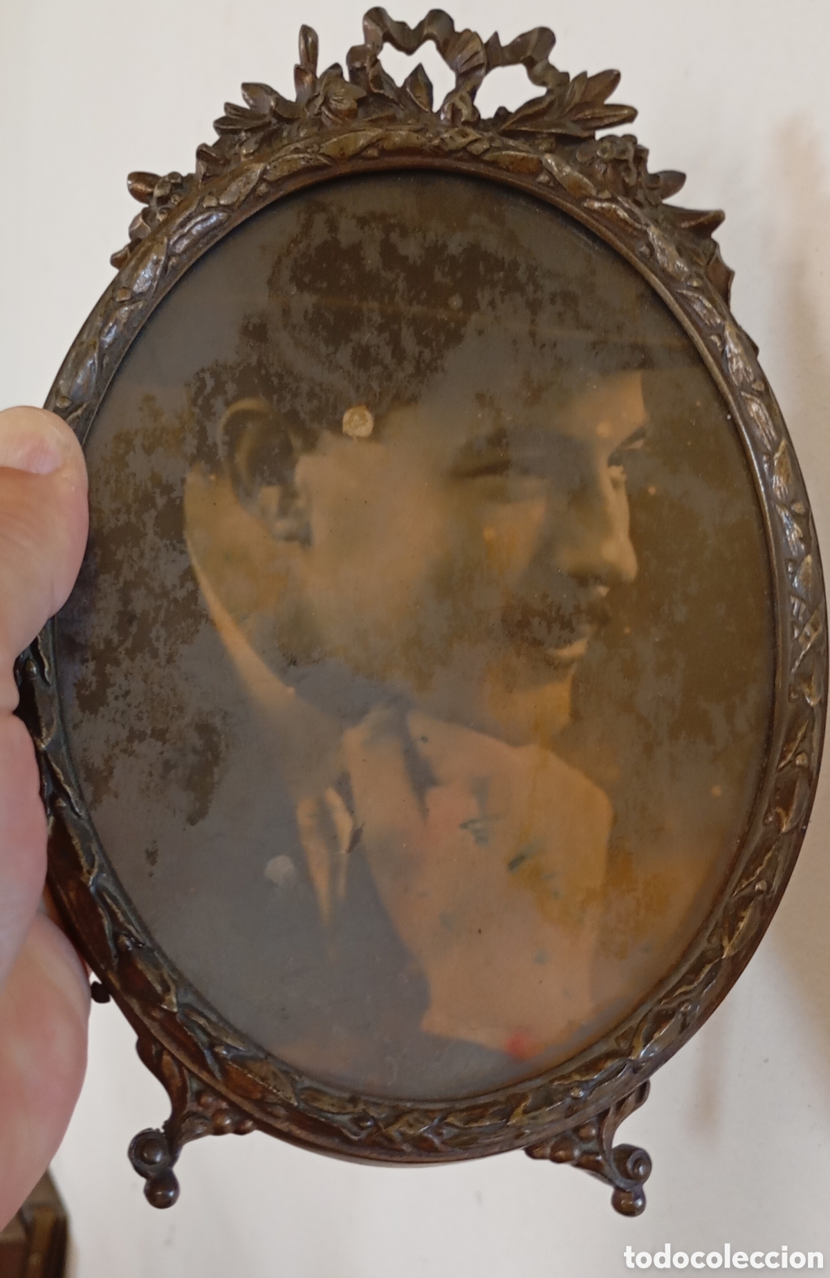 Antiguidades: Bronce siglo XIX antiguo precioso marco moldura porta retratos con fotograf&iacute;a de la misma epoca